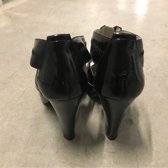 Michael Michael Kors Women's Berkley T-Strap Platform Size 8 - Picture 2 of 6